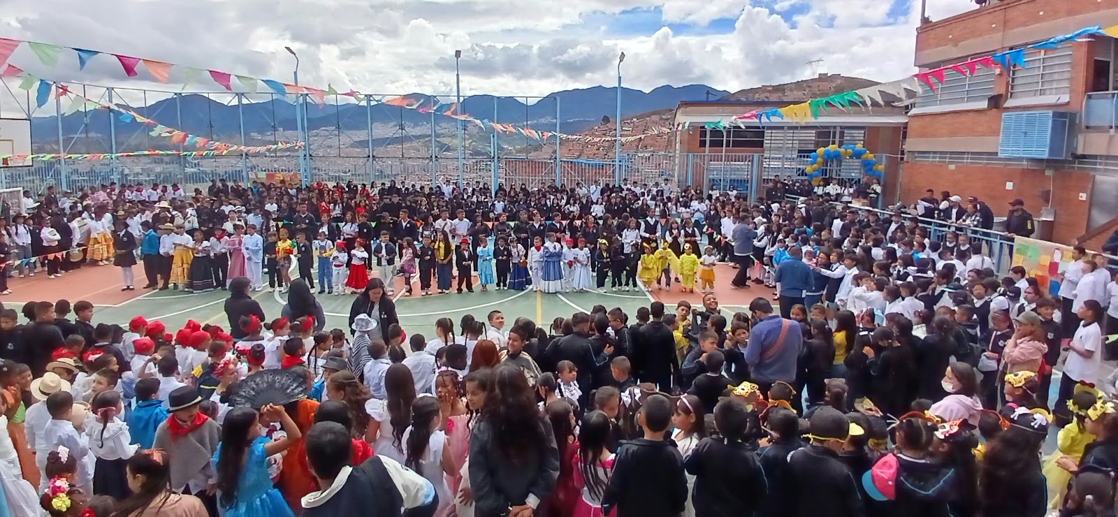 Celebramos 33 años de historia: un camino que seguimos construyendo juntos